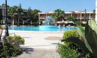 druhý bazén v hotelu Akiris