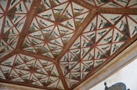 vykládaný strop v paláci