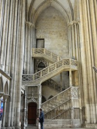 schodiště v katedrále