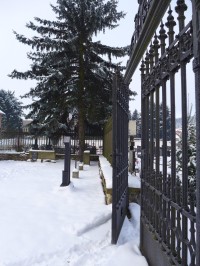 Sloup v Moravském krasu - hřbitov rodiny Salmů 