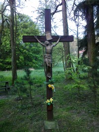 Kříž v dolní části obce