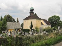 22 Kostel a hřbitov