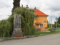 23 Kublov, památník padlým a OÚ