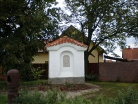 Dolní Břežany - kaplička