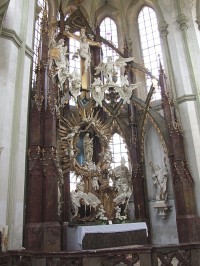 Z kostela Nanebevzetí Panny Marie, svatého Wolfganga a svatého Benedikta