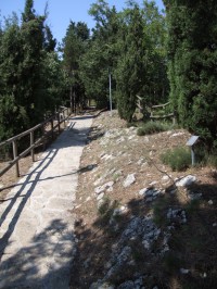 Cesta parkem na Monte Titano
