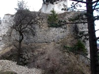 Zrúcanina Lietavského hradu - vonkajšie opevnenie