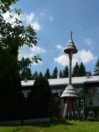Dřevěná zvonice ve Starých Hamrech na Samčance