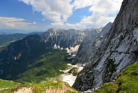 Slovinsko - Julské Alpy: výhled z Mangartského sedla na severní stěnu Mangartu (vpravo)