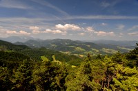 Rakousko - Gutensteinské Alpy: Hohe Wand - vyhlídka na Schneeberg a Gutensteinské Alpy z Kleine Kanzel