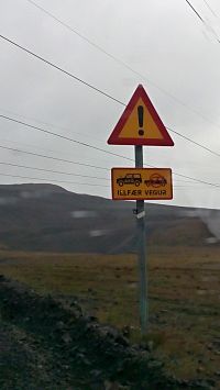 Island: dopravní značka - dál jen 4x4