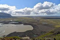 Island: Skaftafell - pohled z hor na bahnotokové pláně