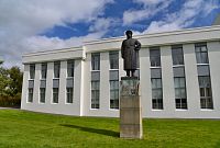 Island: městečko Reykholt - socha autora islandských ság Snorri Sturlusona
