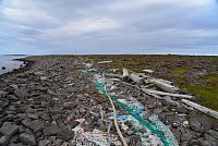 Island: mys Hraunhafnartangi - vyplavené rybářské sítě