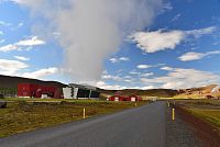 Island: sopka Krafla - geotermální elektrárna Kröflustöð