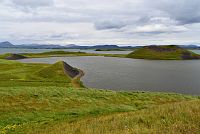 Island: jezero Mývatn - pseudokrátery Skútustaðagígar
