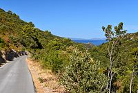 Chorvatsko: ostrov Mljet - silnice mezi Blatem a Kozaricou
