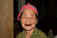 Severní Vietnam: žena z vesnice Ná Loc v oblasti Mai Chau