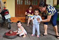 Severní Vietnam: děti ve městě Ha Giang