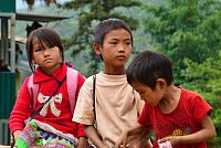 Severní Vietnam: děti ve vesnici Cat Cat v oblasti Sapy