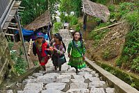 Severní Vietnam: oblast Sapa - Cat Cat, děti z etnika Hmong