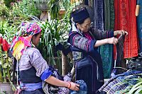 Severní Vietnam: oblast Sapa - Cat Cat, ženy z etnika Hmong