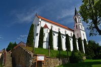 Bílé Karpaty: obec Březová, kostel sv. Cyrila a Metoděje