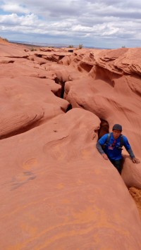 USA - Jihozápad: Lower Antelope Canyon - navažský průvodce jde jako poslední