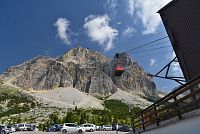 Itálie - Dolomity: sedlo Falzarego - lanovka na Lagazuoi