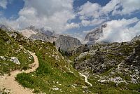 Itálie - Dolomity: stezka č.441 ze sedla Falzarego k Averau