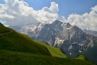 Itálie – Dolomity (4): Ze sedla Pordoi za výhledem na Marmoladu