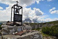 Itálie - Dolomity: Monte Piana - zvonice přátelství