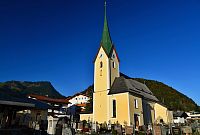 Rakousko - Kaiserwinkl: obec Walchsee - kostel