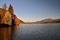 Rakousko - Kaiserwinkl: jezero Walchsee navečer