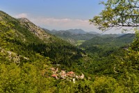 Černá Hora: Skadarské jezero od Rijeky Crnojeviće