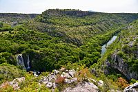 Chorvatsko: Národní park Krka - vodopád Manojlovac slap, kaňon řeky Krky