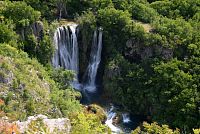 Chorvatsko: Národní park Krka - vodopád Manojlovac slap, nejvyšší vodopád na řece