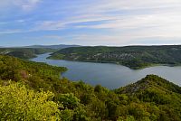 Chorvatsko: Národní park Krka - jezero Visovac (Visovačko jezero)