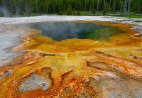 USA Severozápad: Národní park Yellowstone, Black Sand Basin, Emerald Pool