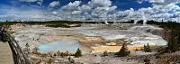 USA Severozápad: Národní park Yellowstone, Norris Geyser Basin - Porcelain Basin