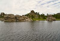 USA - Severozápad: Státní park Custer - jezero Sylvan Lake, Black Hills