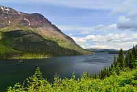 USA - Severozápad: Národní park Glacier - stezka při jihozápadním břehu jezera Two Medicine Lake