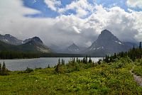 USA - Severozápad: Národní park Glacier - stezka při severním břehu jezera Two Medicine Lake