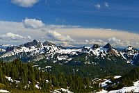 USA - Severozápad: Národní park Mount Rainier - výhled ze stezky Paradise směrem na jih