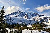 USA - Severozápad: Národní park Mount Rainier - vrchol Mount Rainier z Paradise