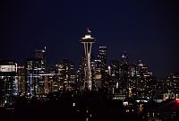 USA - Severozápad: Seattle z vyhlídky Kerry Park - noční foto
