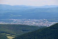 Bílé Karpaty - Moravské Kopanice: pohled z Machnáče k městu Trenčín