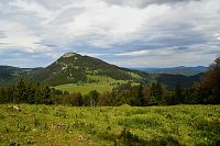 Gutensteinské Alpy: pohled na Hochstaff ze stezky na Reisalpe