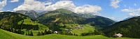 Rakousko: výhled od Frohn na údolí Lesachtal, panorama