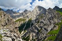 Rakousko: výhled na Lienzské Dolomity z hrany mezi Soleckem a Riebenkofelem